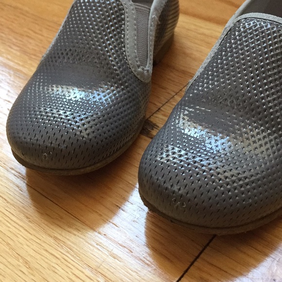 Light gray dress shoes - Picture 2 of 6